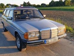 Grau Gebraucht 1982 Mercedes 240 Kombi | 12.500 €