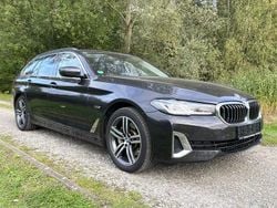 Sophistograu brillanteffekt me Gebraucht 2021 BMW 530e Luxury Line Kombi | 26.990 € (Guter Preis)
