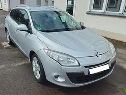 Silber Gebraucht 2011 Renault Mégane III Dynamique Limousine | 3.890 € (Guter Preis)
