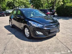Schwarz Gebraucht 2014 Hyundai i30 Style Limousine | 8.900 € (Fairer Preis)
