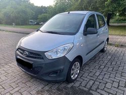 Grau Gebraucht 2012 Hyundai i10 Style Kleinwagen | 2.100 € (Fairer Preis)