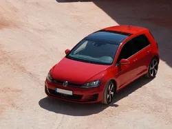 Rot Gebraucht 2014 VW Golf VII GTI Limousine | 17.990 € (Fairer Preis)