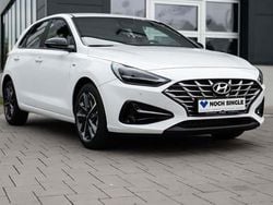 Weiß Gebraucht 2024 Hyundai i30 Advantage Limousine | 21.490 € (Guter Preis)