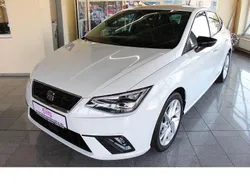 Weiß Gebraucht 2023 Seat Ibiza FR Limousine | 16.889 € (Guter Preis)