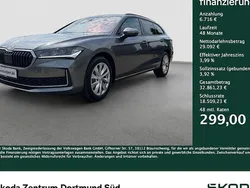 Grau Gebraucht 2024 Skoda Superb Selection Kombi | 35.808 € (Fairer Preis)