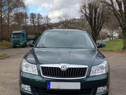 Grün Gebraucht 2013 Skoda Octavia Ambition Kombi | 6.500 € (Fairer Preis)