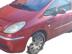 Rot Gebraucht 2008 Citroën Xsara Picasso Van / Kleinbus | 650 € (Guter Preis)