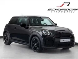Schwarz Gebraucht 2022 Mini Cooper SE Classic Kleinwagen | 20.049 € (Superpreis)