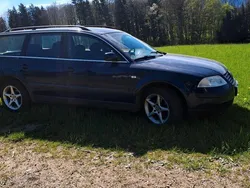 Blau Gebraucht 2001 VW Passat Kombi | 400 € (Superpreis)