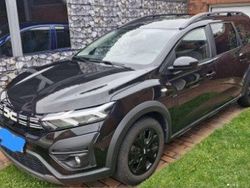Schwarz Gebraucht 2022 Dacia Jogger Extreme Van / Kleinbus | 16.900 € (Guter Preis)