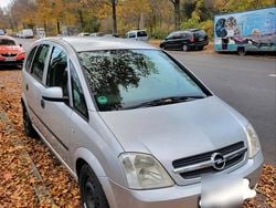 Grau Gebraucht 2003 Opel Meriva Van / Kleinbus | 1.299 € (Guter Preis)