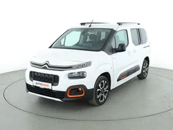 Weiß Gebraucht 2020 Citroën Berlingo Shine Van / Kleinbus | 19.770 € (Etwas zu teuer)