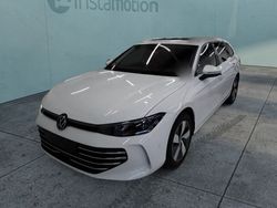 Weiß Gebraucht 2024 VW Passat Elegance Kombi | 40.550 € (Guter Preis)