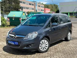 Grau Gebraucht 2011 Opel Zafira Design Edition Van / Kleinbus | 5.490 € (Fairer Preis)