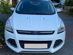 Weiß Gebraucht 2016 Ford Kuga Trend SUV | 12.000 € (Guter Preis)