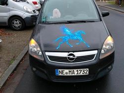 Schwarz Gebraucht 2006 Opel Zafira Limousine | 2.500 € (Fairer Preis)