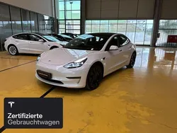 Pearl white multicoat Gebraucht 2021 Tesla Model 3 Performance Limousine | 29.200 € (Fairer Preis)