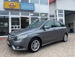 Grau Gebraucht 2014 Mercedes B180 Van / Kleinbus | 12.390 € (Fairer Preis)