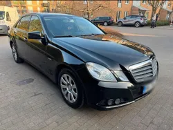 Schwarz Gebraucht 2011 Mercedes E220 Limousine | 11.300 € (Fairer Preis)