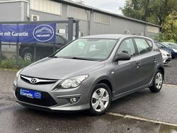 Grau Gebraucht 2012 Hyundai i30 Classic Limousine | 3.990 € (Fairer Preis)