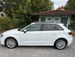 Weiß Gebraucht 2016 Audi A3 Sportback e-tron Design Limousine | 17.200 € (Etwas zu teuer)