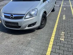 Beige Gebraucht 2008 Opel Zafira Innovation Van / Kleinbus | 600 €