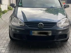 Braun Gebraucht 2007 VW Golf V Kleinwagen | 2.600 € (Fairer Preis)
