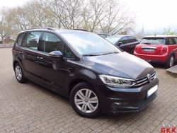 Schwarz metallic Gebraucht 2018 VW Touran Comfortline Van / Kleinbus | 21.999 € (Superpreis)