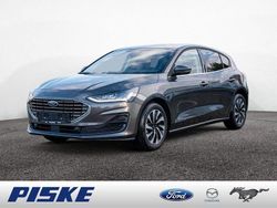 Magnetic grau Gebraucht 2024 Ford Focus Titanium Limousine | 24.300 € (Fairer Preis)
