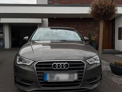 Grau Gebraucht 2013 Audi A3 Sportback Kleinwagen | 9.500 € (Fairer Preis)