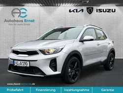 Sparklingsilber metallic Gebraucht 2024 Kia Stonic Vision SUV | 23.990 € (Teuer)