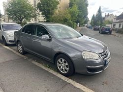 Grau Gebraucht 2006 VW Jetta Comfortline Limousine | 3.550 € (Fairer Preis)