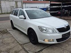 Weiß Gebraucht 2013 Skoda Octavia Best of Kombi | 4.600 € (Superpreis)