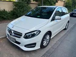 Weiß Gebraucht 2015 Mercedes B200 Van / Kleinbus | 8.600 €