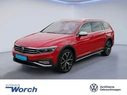 Rot Gebraucht 2022 VW Passat Alltrack Kombi | 47.896 €