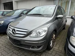 Grau Gebraucht 2006 Mercedes B200 Van / Kleinbus | 1.999 € (Fairer Preis)