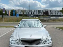 Silber Gebraucht 2003 Mercedes E220 Limousine | 2.800 €