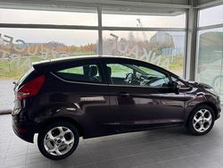 Rot Gebraucht 2010 Ford Fiesta Limousine | 3.150 € (Fairer Preis)