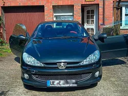 Schwarz Gebraucht 2005 Peugeot 206 CC Filou Cabrio | 2.499 € (Teuer)