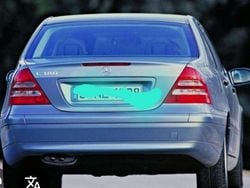 Grau Gebraucht 2004 Mercedes 180 Limousine | 4.000 €