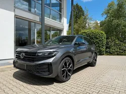 Siliziumgrau metallic Gebraucht 2024 VW Touareg R-line SUV | 87.900 €