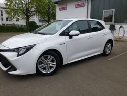 Schneeweiß Gebraucht 2021 Toyota Corolla Comfort Limousine | 19.690 € (Fairer Preis)