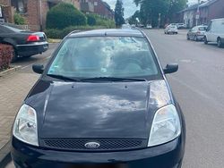 Blau Gebraucht 2004 Ford Fiesta Kleinwagen | 800 €