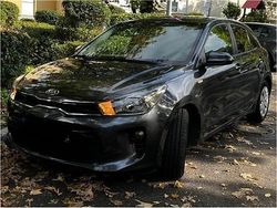 Grau Gebraucht 2017 Kia Rio Edition 7 Kleinwagen | 9.800 € (Fairer Preis)