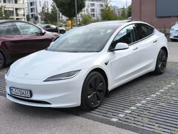 Weiß Gebraucht 2023 Tesla Model 3 Standard Range Limousine | 29.900 € (Fairer Preis)