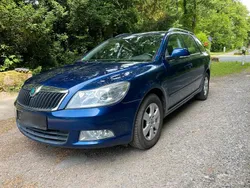 Blau Gebraucht 2011 Skoda Octavia Kombi | 3.800 € (Guter Preis)