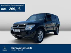 Pianoschwarz (p) Gebraucht 2012 Mitsubishi Pajero Inform SUV | 19.930 € (Teuer)