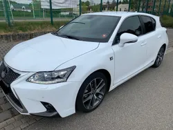 Lexus CT200h