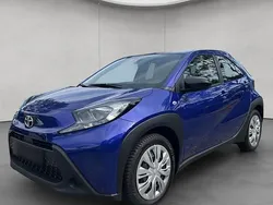 Juniper blue Gebraucht 2024 Toyota Aygo X-play Kleinwagen | 15.990 € (Fairer Preis)