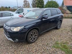 Schwarz Gebraucht 2015 Mitsubishi Outlander Top SUV | 8.400 € (Fairer Preis)